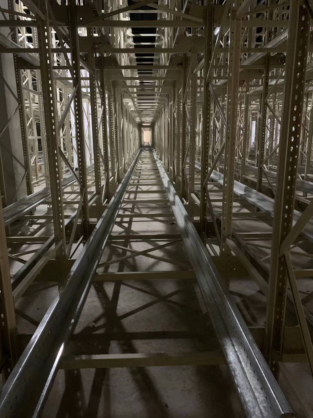 Shuttle racking system