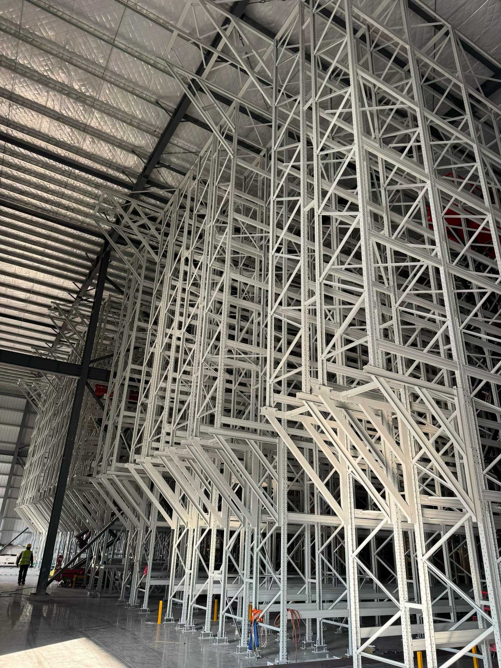 High-bay AS/RS selective pallet racking system in modern warehouse